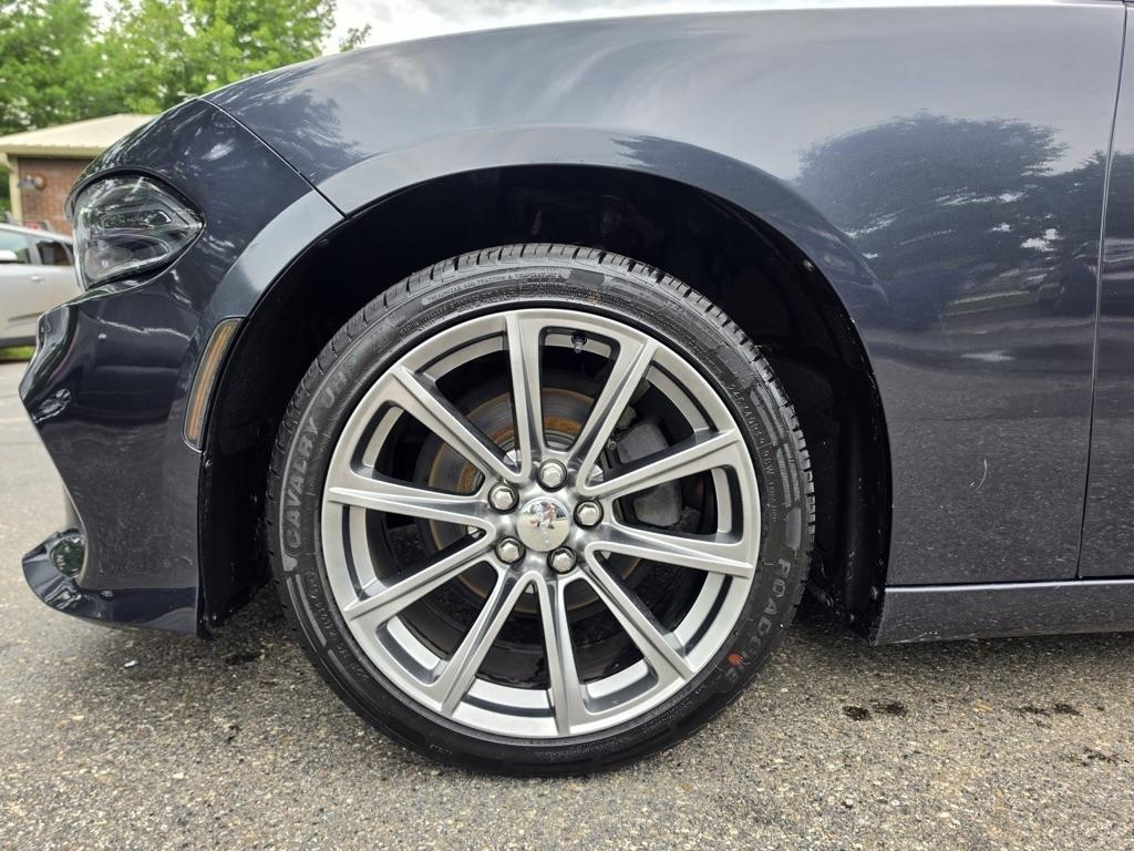 Dodge Charger 4dr Sdn SE RWD 2016