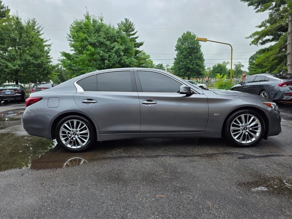 Infiniti Q50 3.0t LUXE RWD 2019
