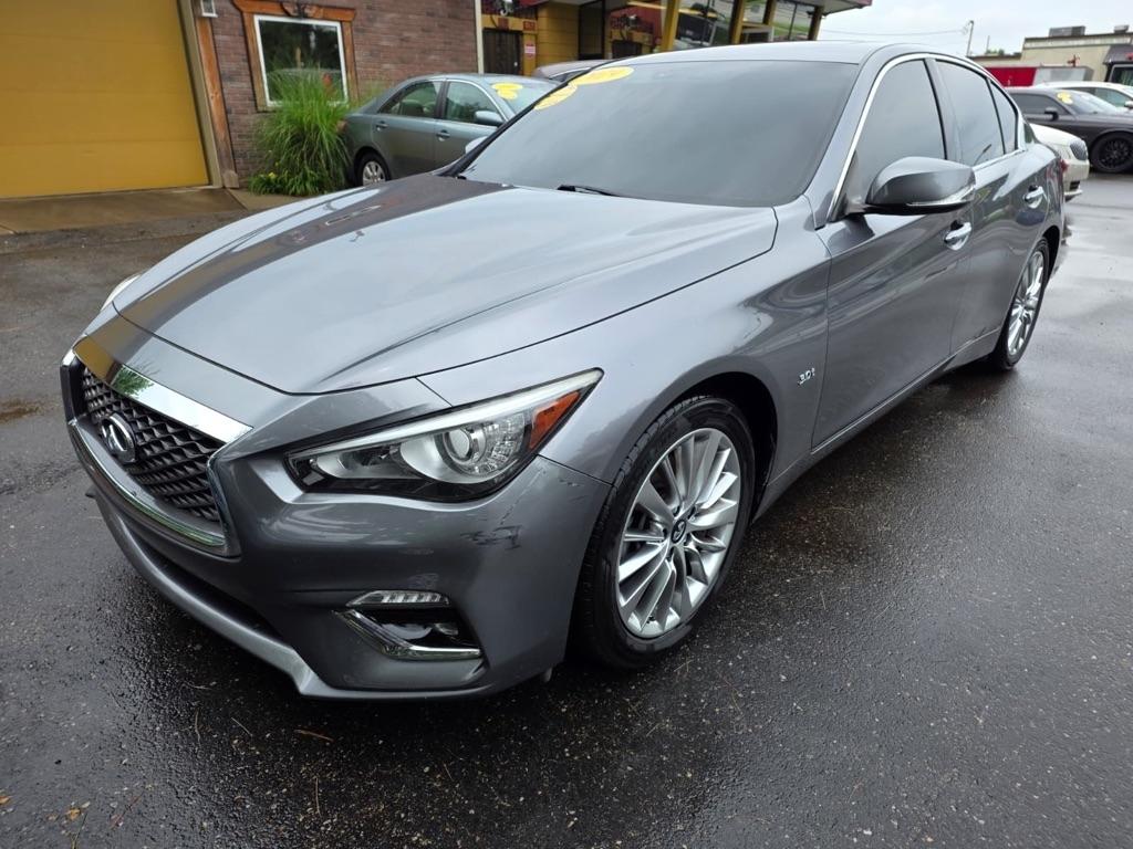 Infiniti Q50 3.0t LUXE RWD 2019