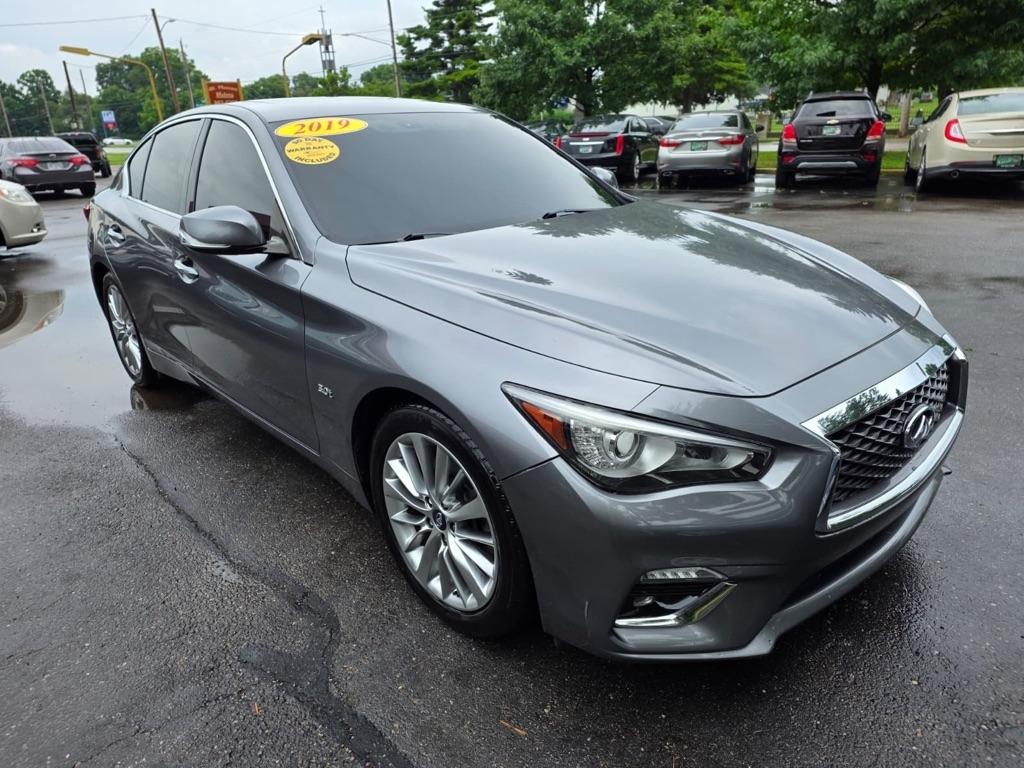Infiniti Q50 3.0t LUXE RWD 2019
