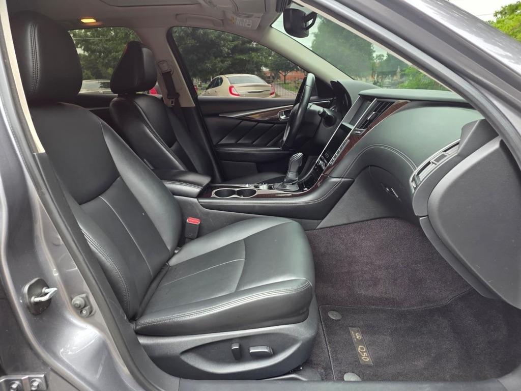 Infiniti Q50 3.0t LUXE RWD 2019