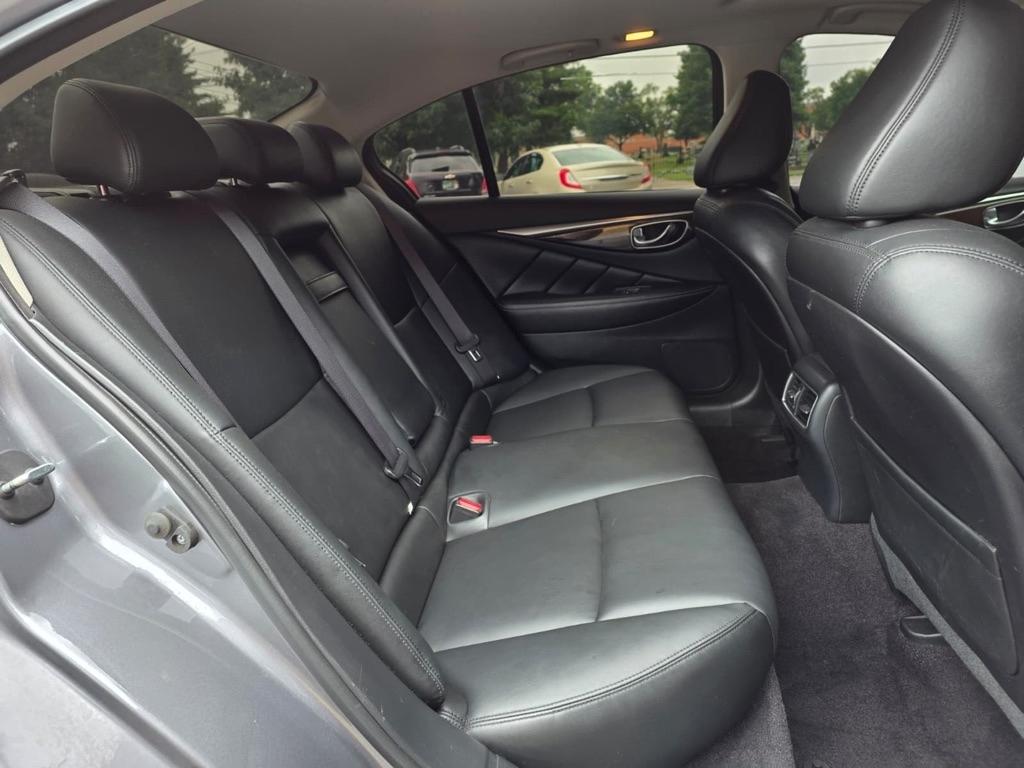 Infiniti Q50 3.0t LUXE RWD 2019