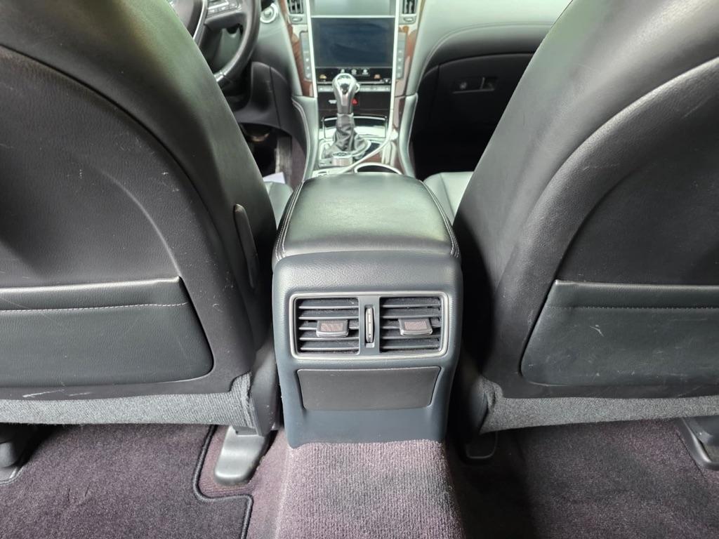 Infiniti Q50 3.0t LUXE RWD 2019