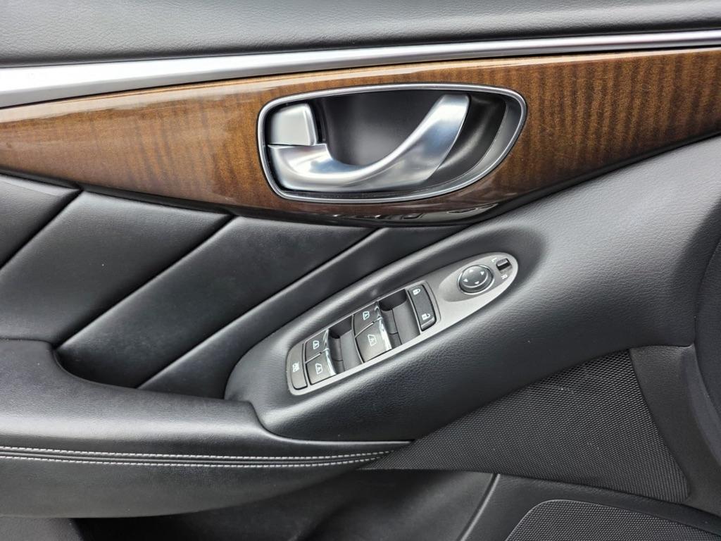 Infiniti Q50 3.0t LUXE RWD 2019