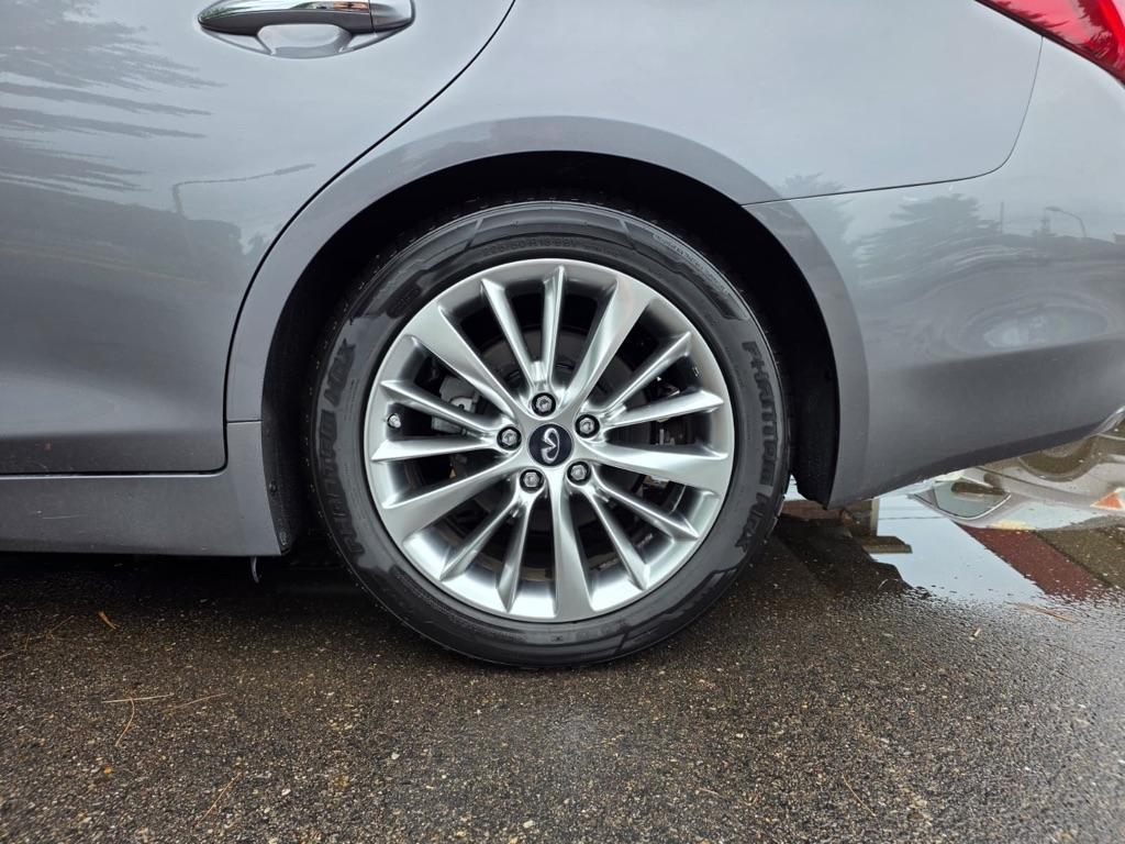 Infiniti Q50 3.0t LUXE RWD 2019