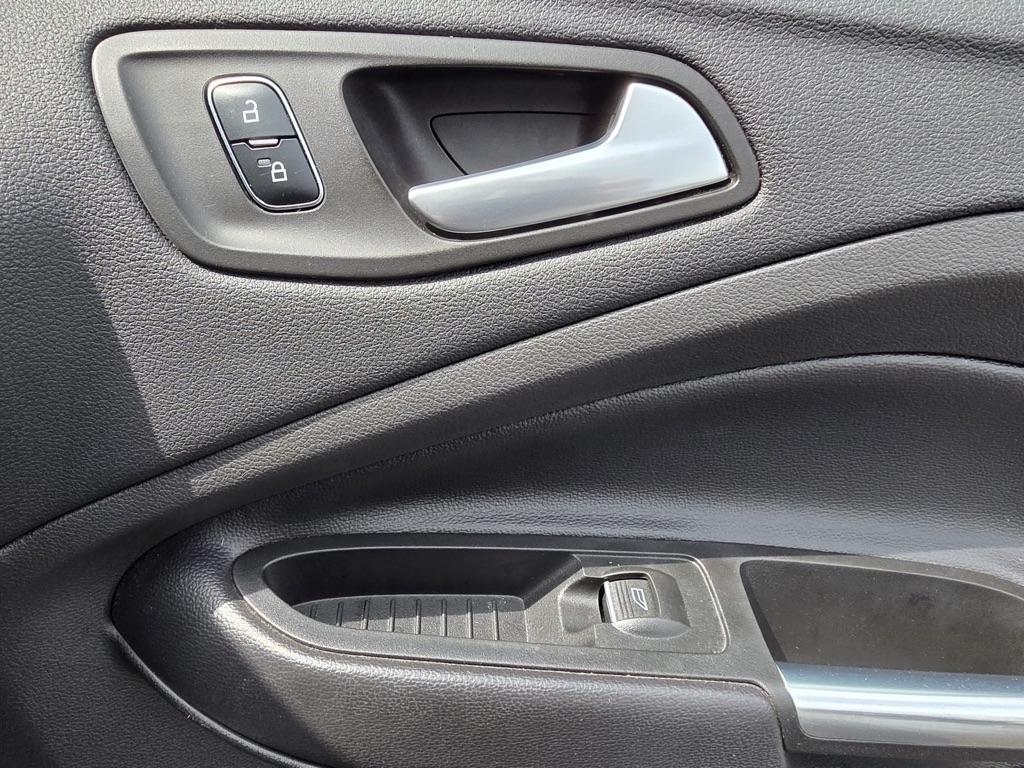 Ford Escape Titanium FWD 2017