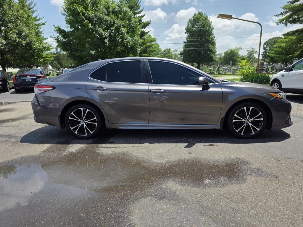 Toyota Camry LE Auto (Natl) 2018
