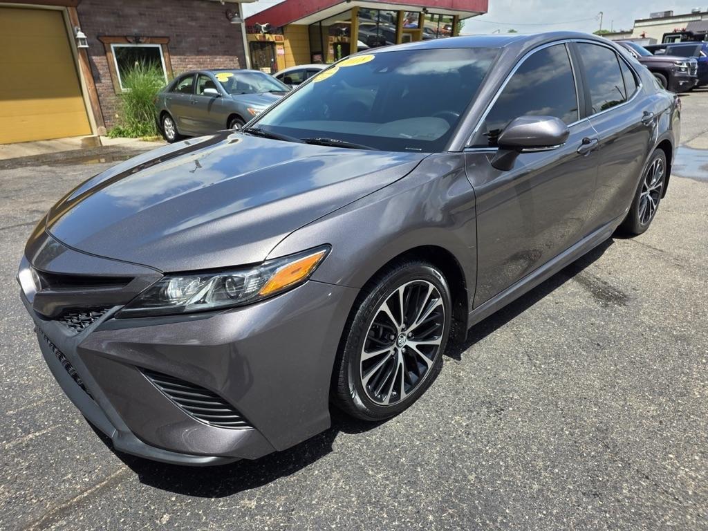 Toyota Camry LE Auto (Natl) 2018