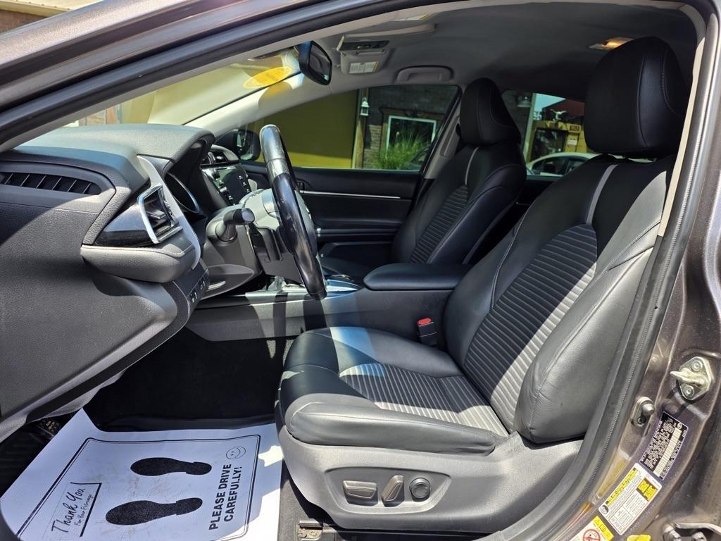 Toyota Camry LE Auto (Natl) 2018