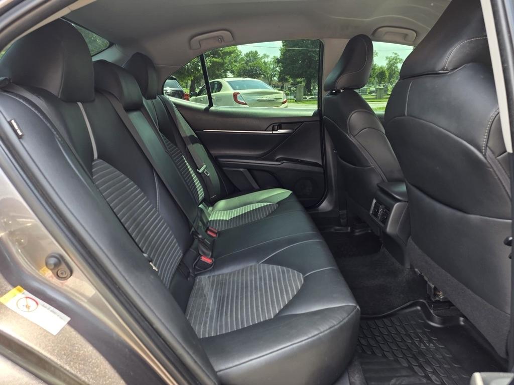 Toyota Camry LE Auto (Natl) 2018