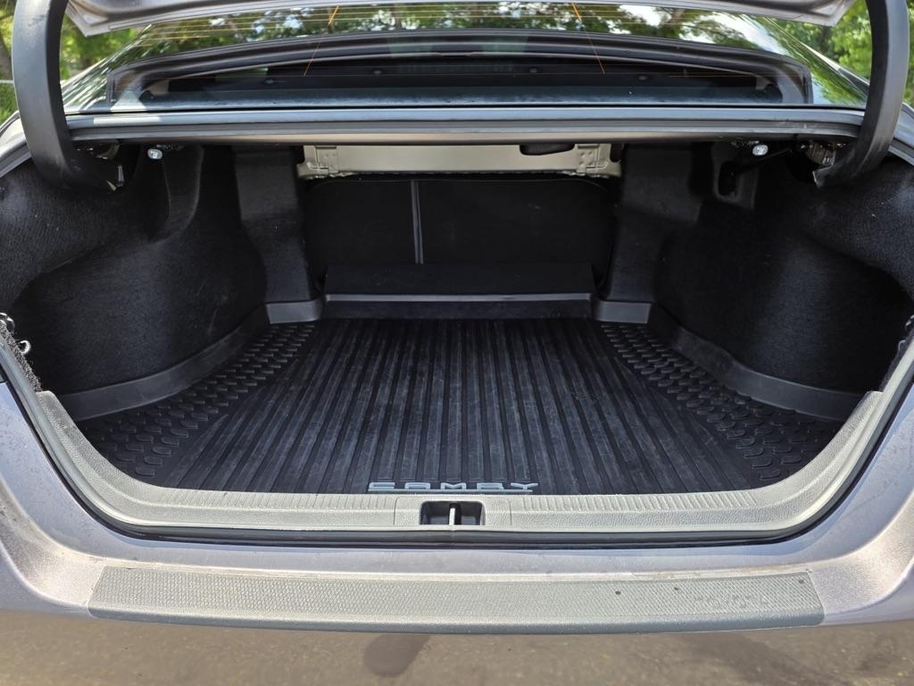 Toyota Camry LE Auto (Natl) 2018
