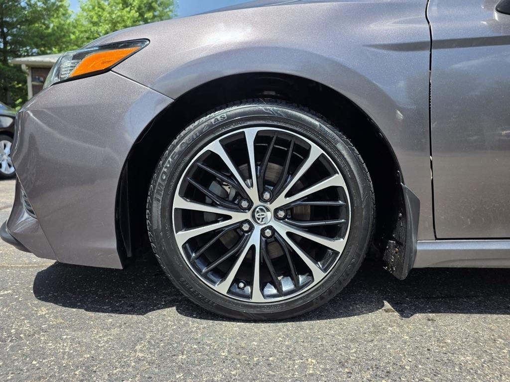 Toyota Camry LE Auto (Natl) 2018