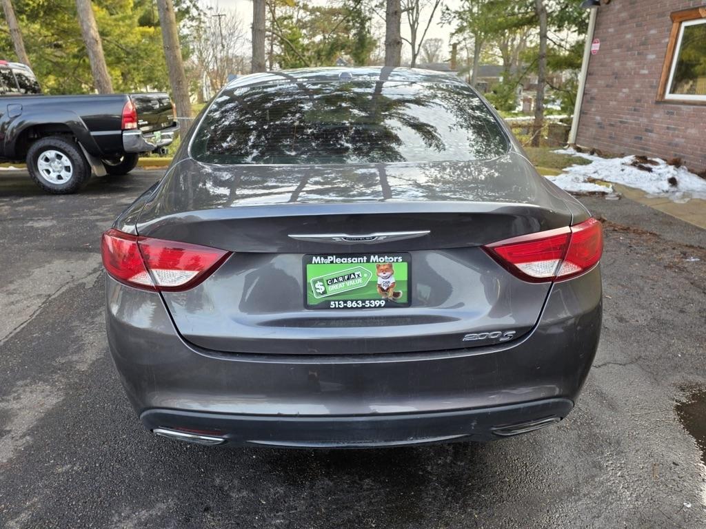 Chrysler 200 4dr Sdn S FWD 2015