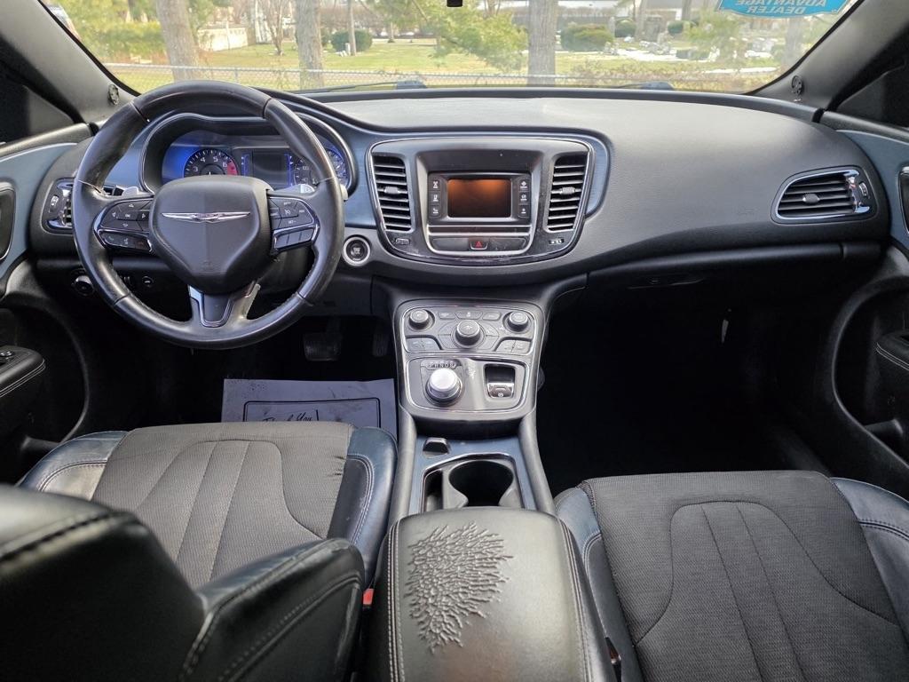 Chrysler 200 4dr Sdn S FWD 2015