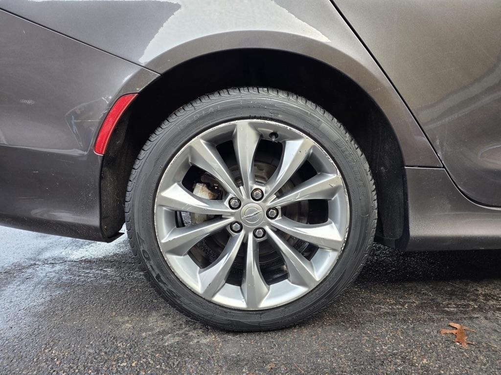 Chrysler 200 4dr Sdn S FWD 2015