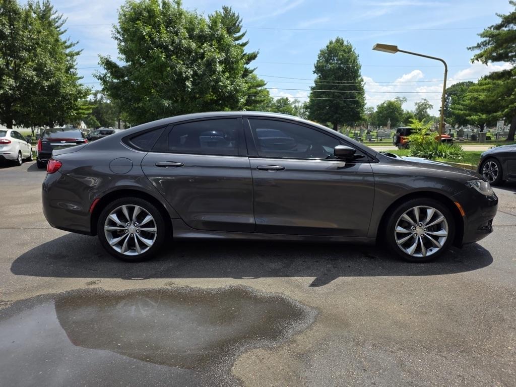 Chrysler 200 4dr Sdn S FWD 2015