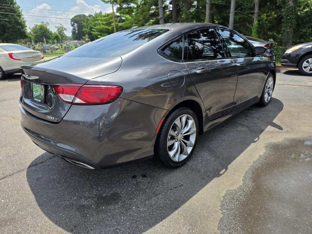 Chrysler 200 4dr Sdn S FWD 2015