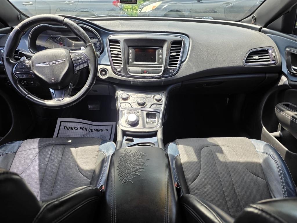 Chrysler 200 4dr Sdn S FWD 2015