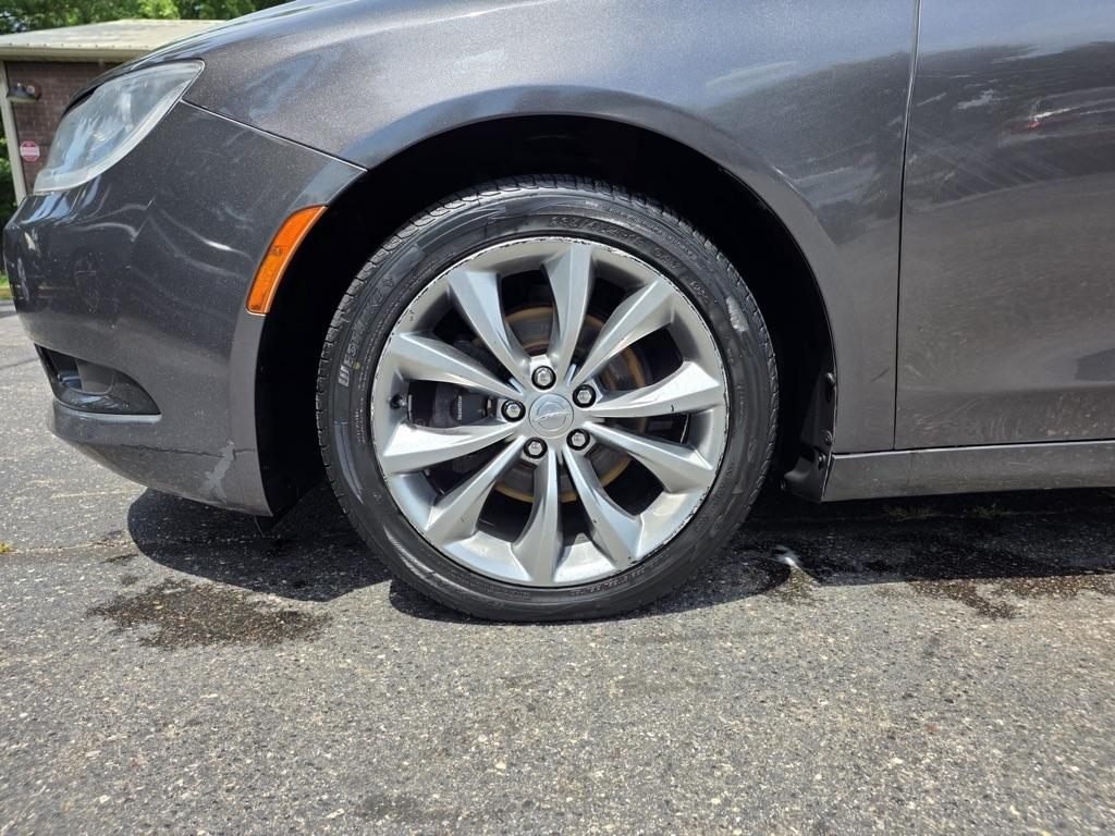 Chrysler 200 4dr Sdn S FWD 2015