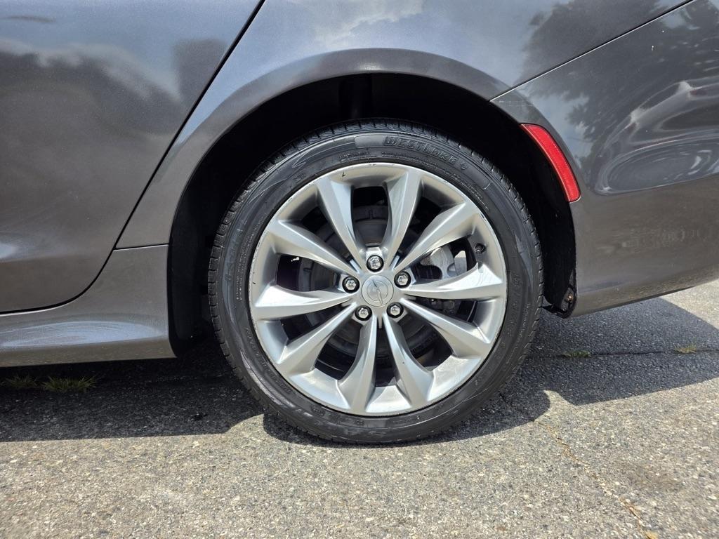 Chrysler 200 4dr Sdn S FWD 2015