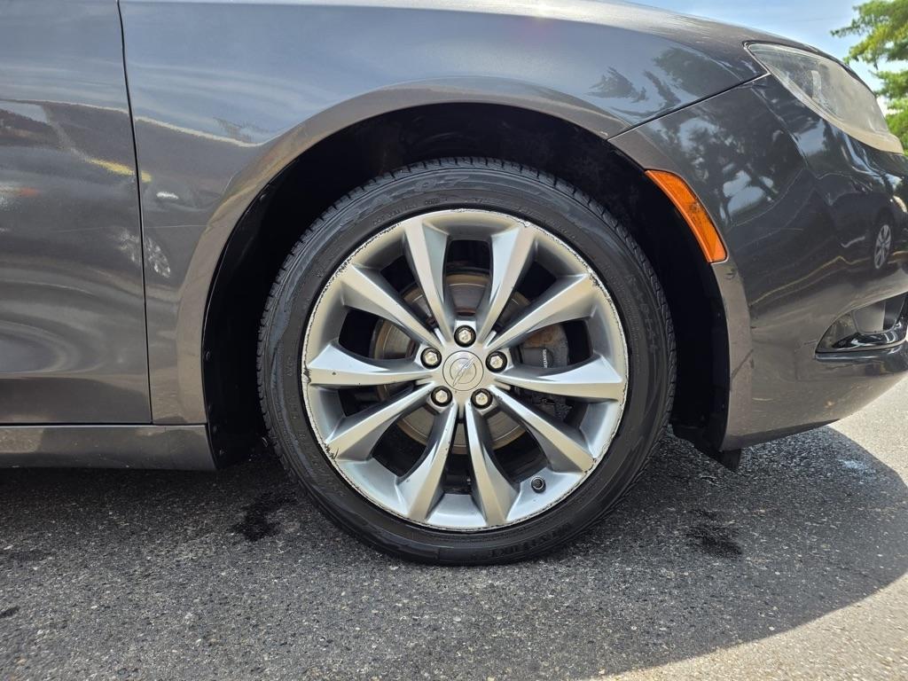 Chrysler 200 4dr Sdn S FWD 2015