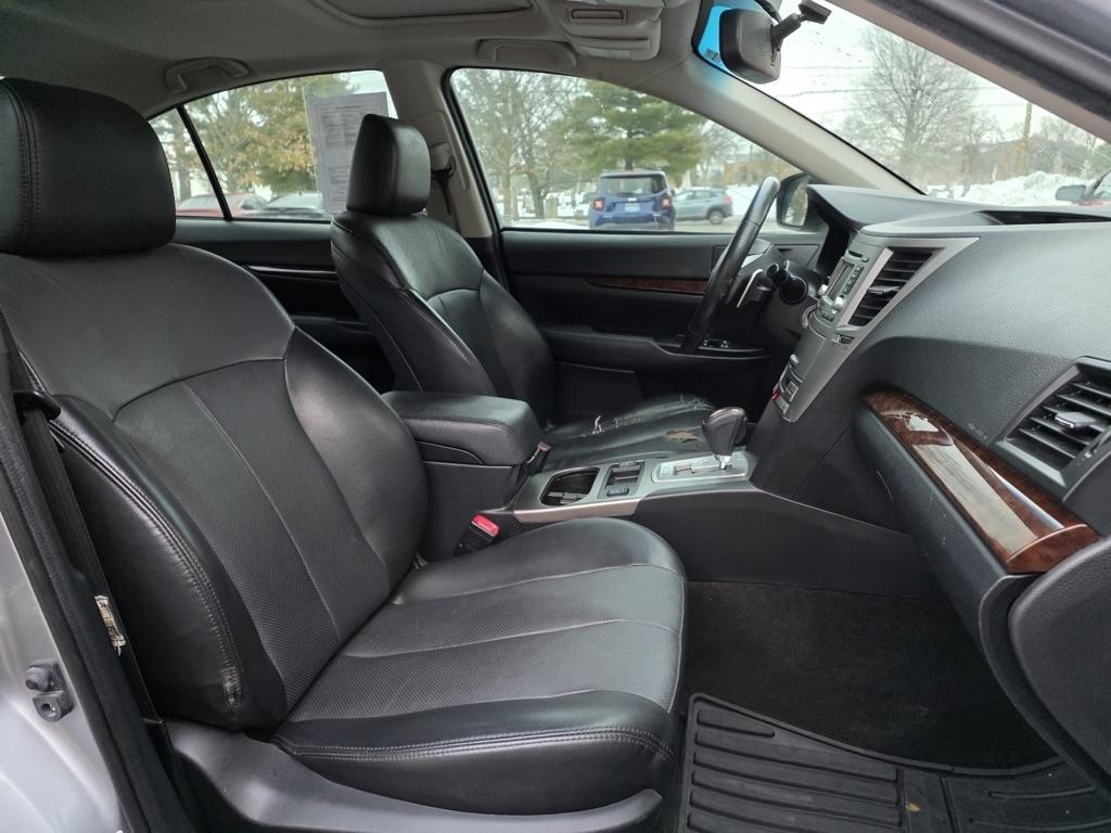 Subaru Legacy 4dr Sdn H4 Auto 2.5i Limited 2014