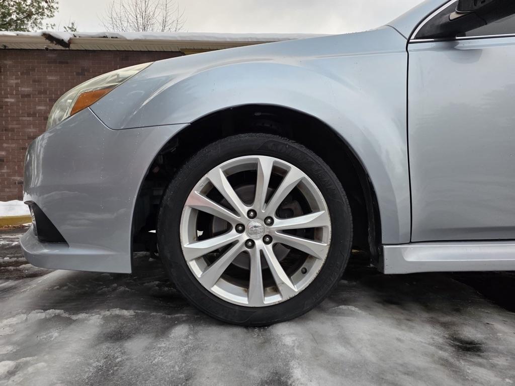 Subaru Legacy 4dr Sdn H4 Auto 2.5i Limited 2014