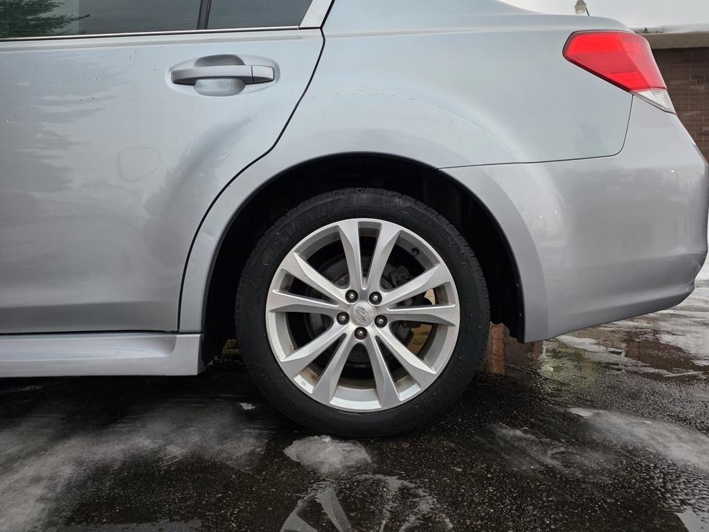 Subaru Legacy 4dr Sdn H4 Auto 2.5i Limited 2014