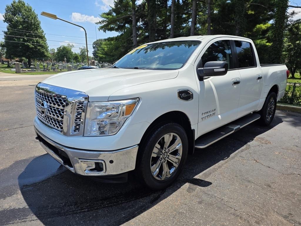 Nissan Titan 4x4 Crew Cab SV 2017
