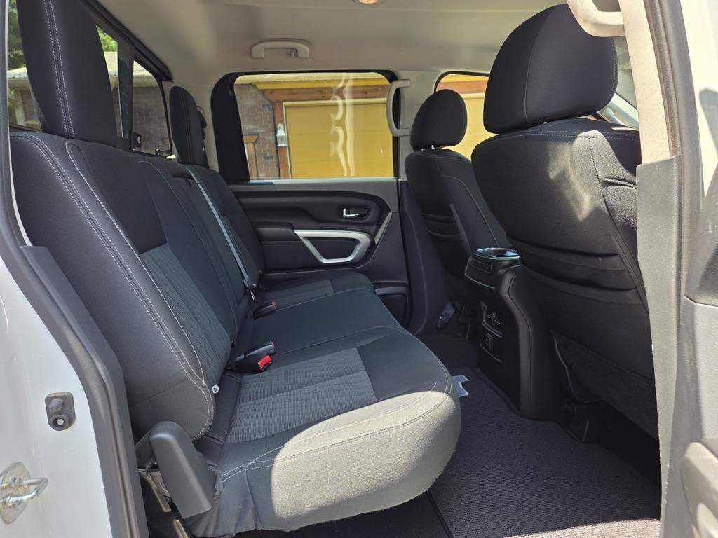 Nissan Titan 4x4 Crew Cab SV 2017