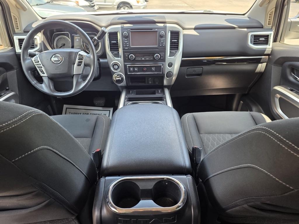 Nissan Titan 4x4 Crew Cab SV 2017