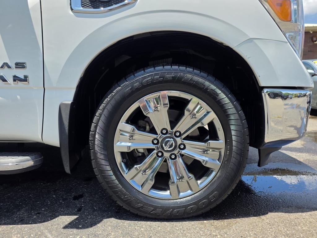 Nissan Titan 4x4 Crew Cab SV 2017