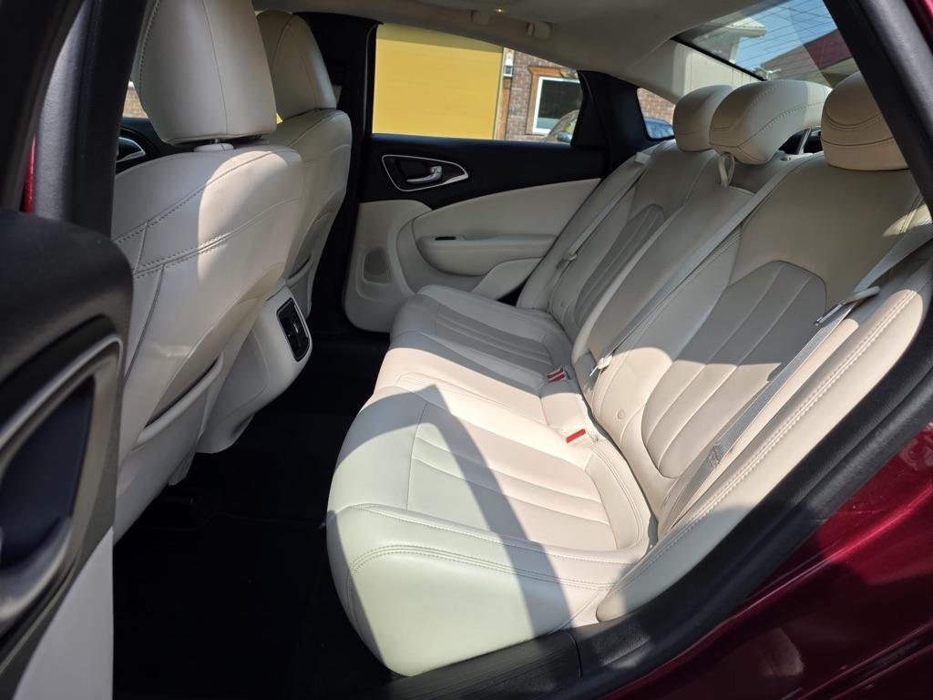 Chrysler 200 4dr Sdn C Platinum FWD 2016