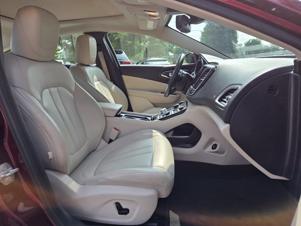 Chrysler 200 4dr Sdn C Platinum FWD 2016