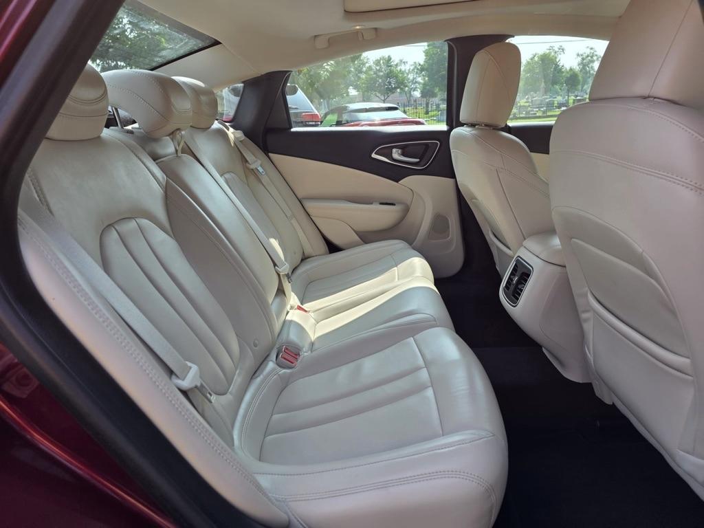Chrysler 200 4dr Sdn C Platinum FWD 2016