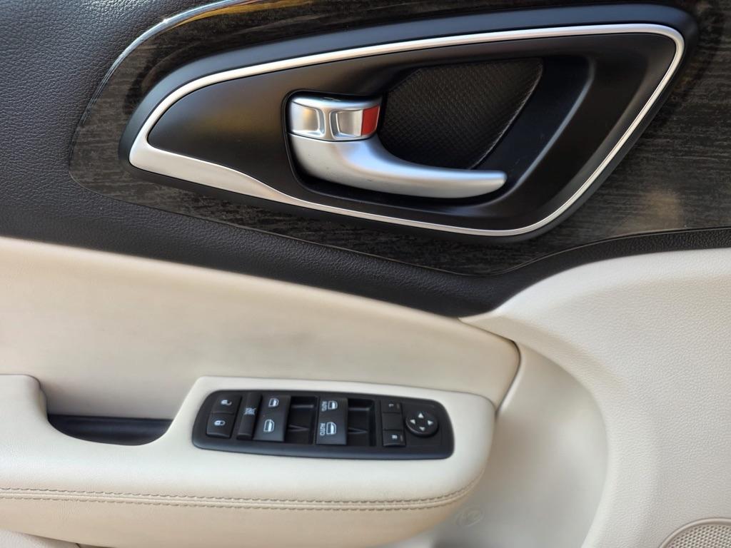 Chrysler 200 4dr Sdn C Platinum FWD 2016
