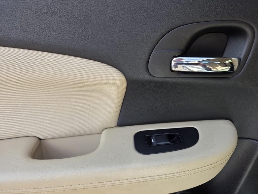 Chrysler 200 4dr Sdn Touring 2013