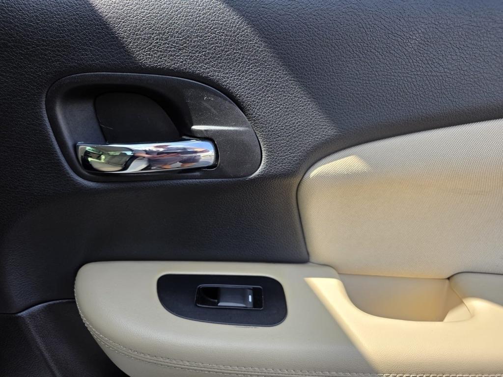 Chrysler 200 4dr Sdn Touring 2013