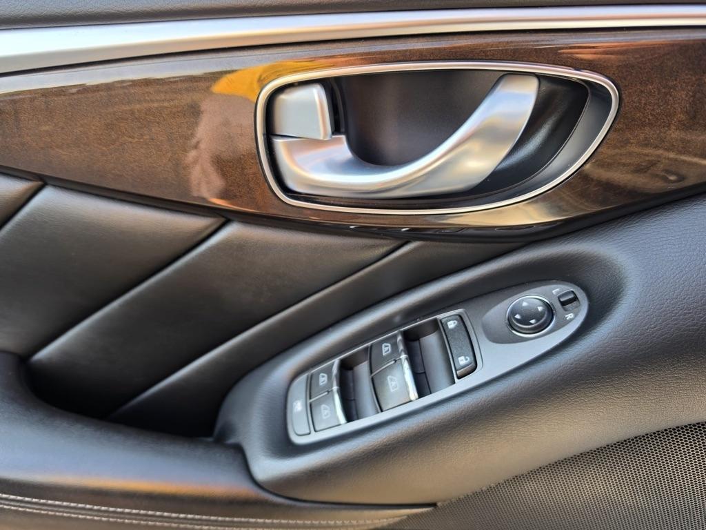 Infiniti Q50 3.0t LUXE AWD 2019