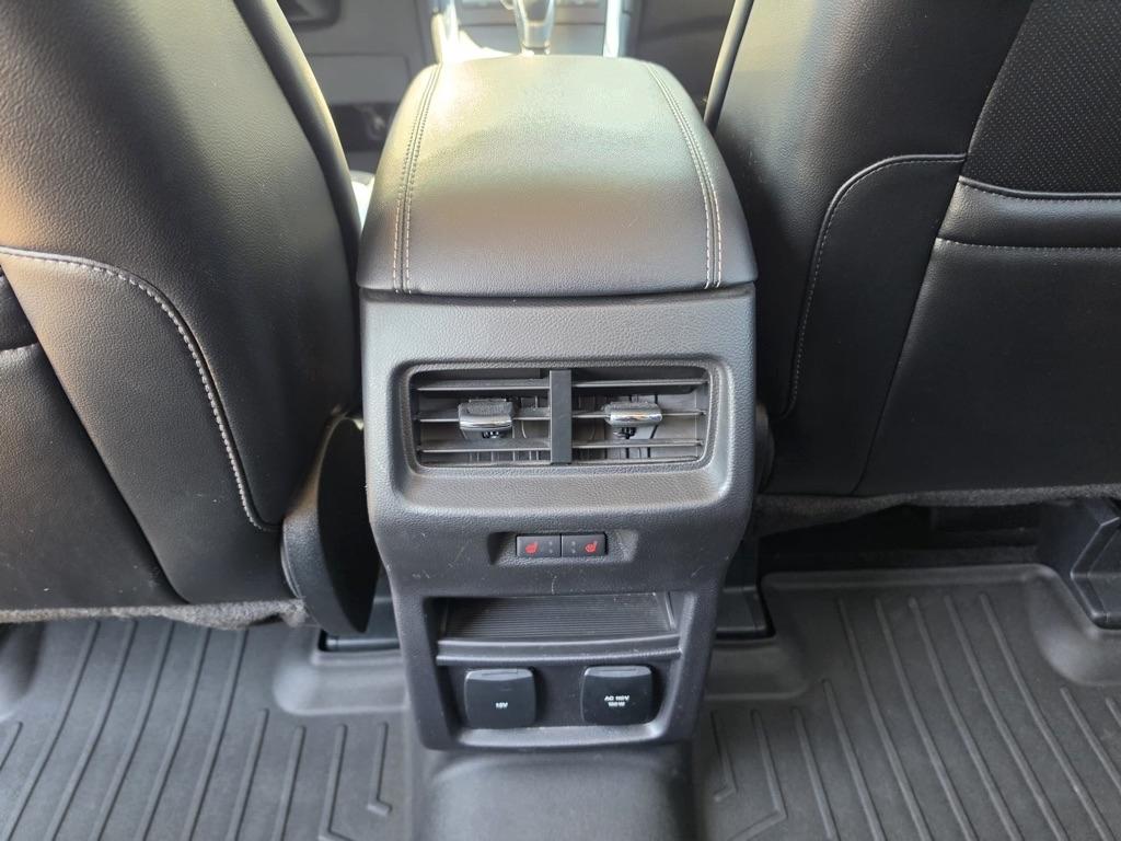 Ford Edge 4dr Titanium AWD 2016