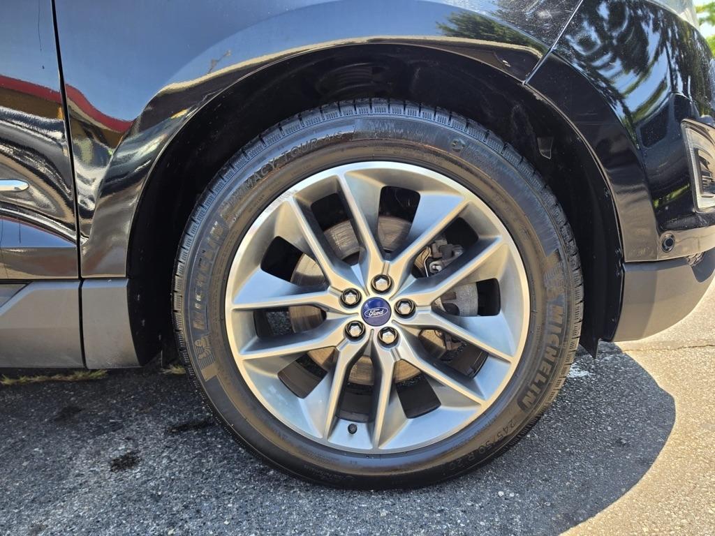 Ford Edge 4dr Titanium AWD 2016