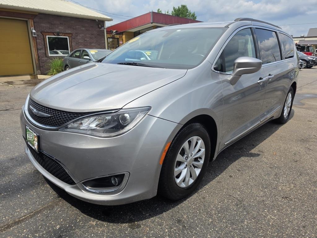 Chrysler Pacifica Touring-L FWD 2017