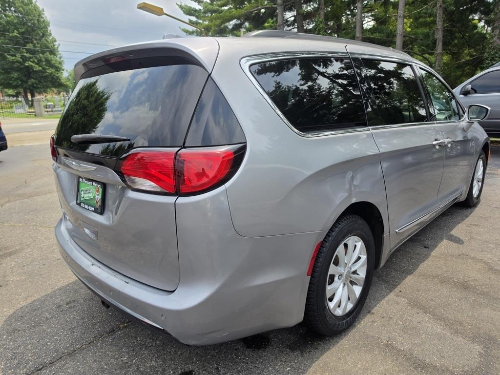 Chrysler Pacifica Touring-L FWD 2017