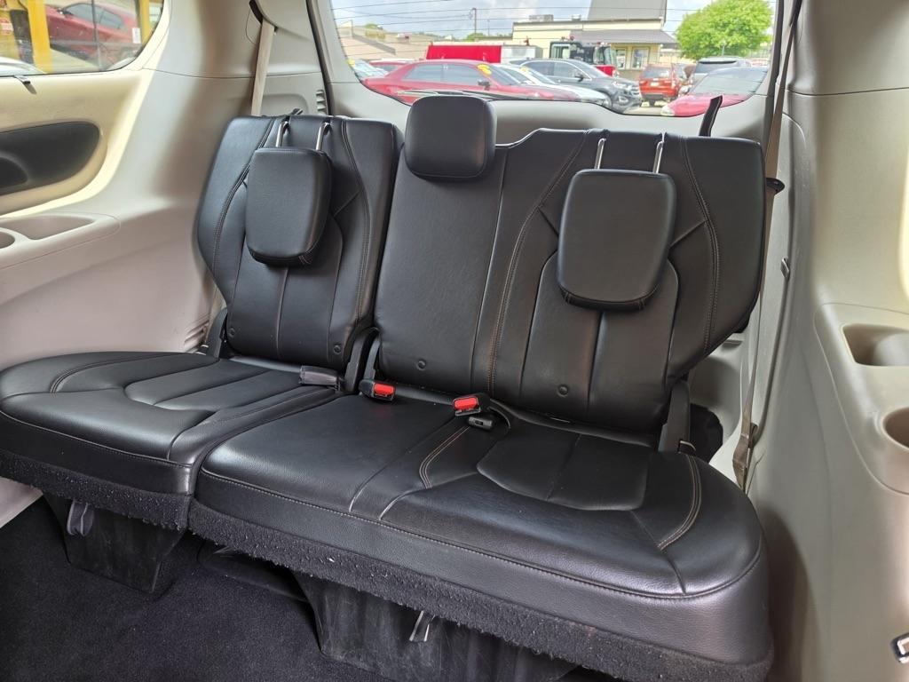 Chrysler Pacifica Touring-L FWD 2017