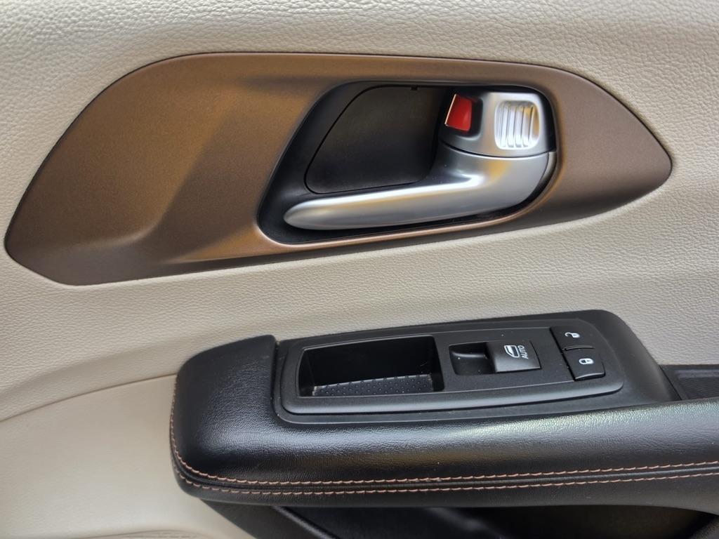 Chrysler Pacifica Touring-L FWD 2017