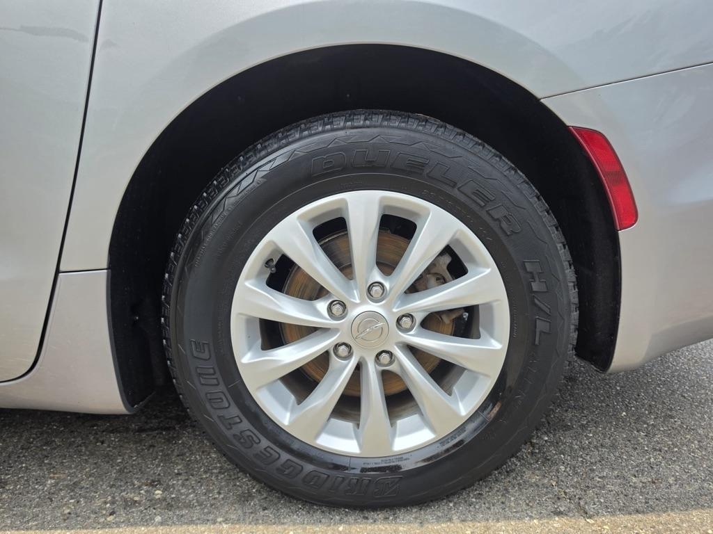 Chrysler Pacifica Touring-L FWD 2017