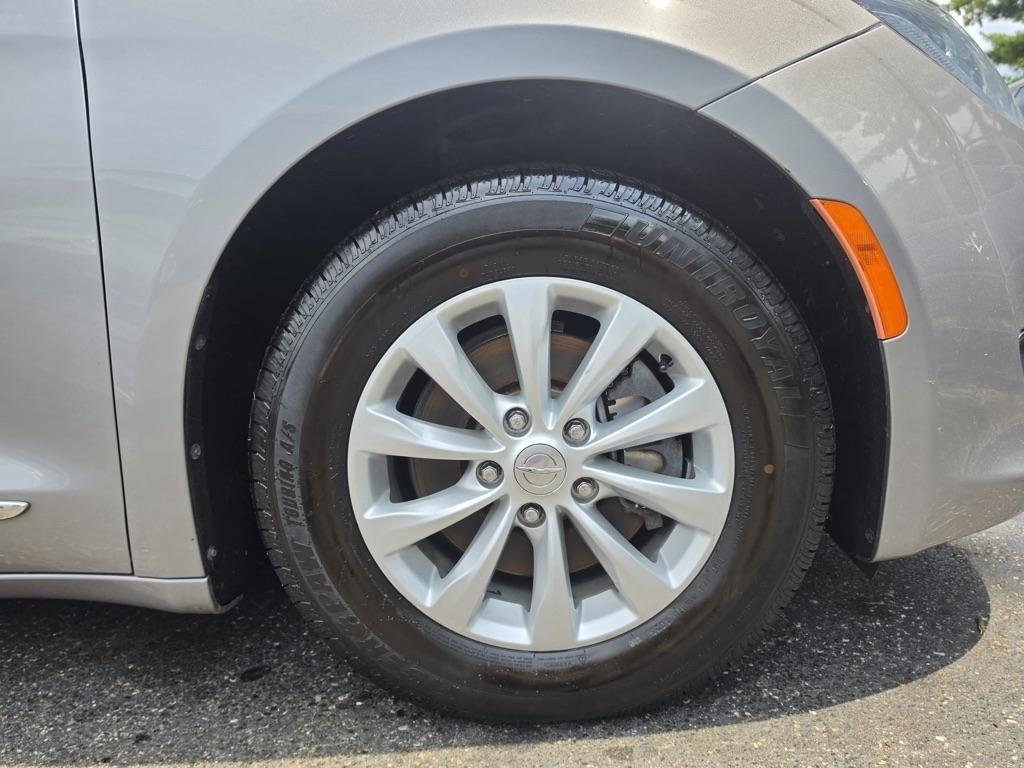 Chrysler Pacifica Touring-L FWD 2017
