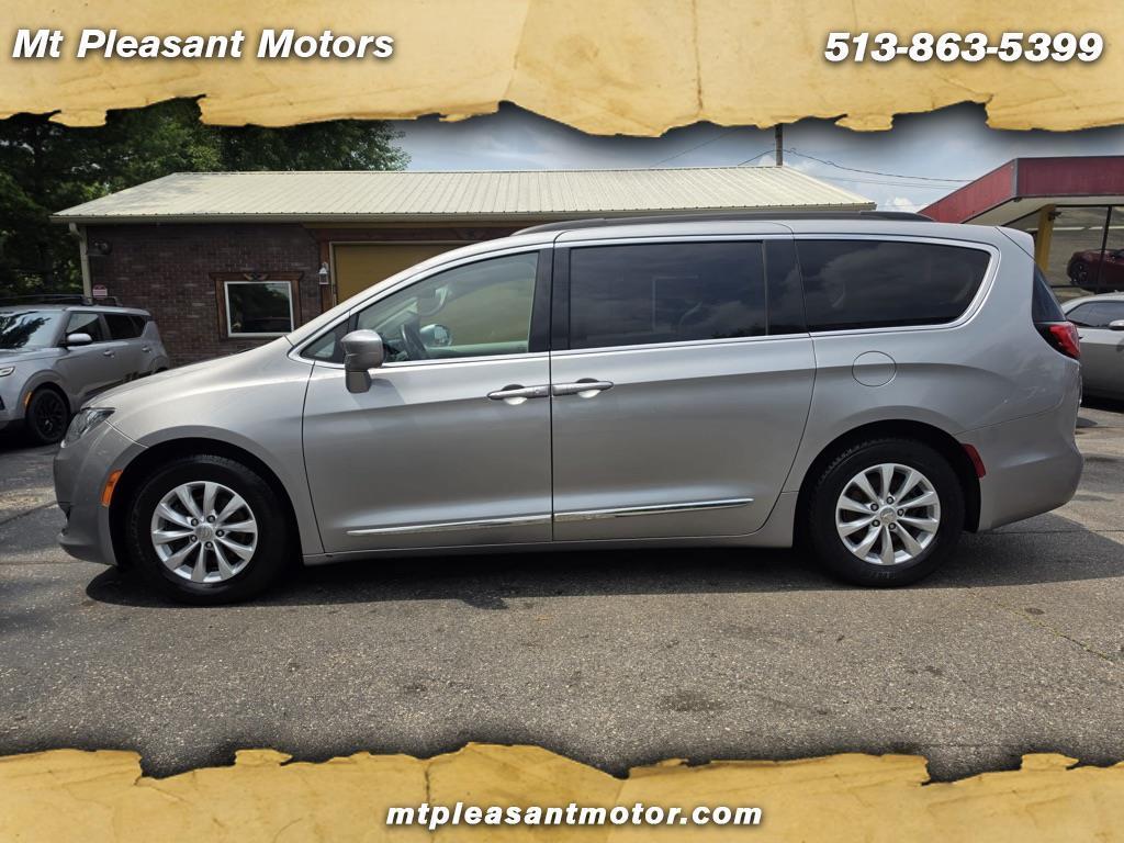 Chrysler Pacifica Touring-L FWD 2017