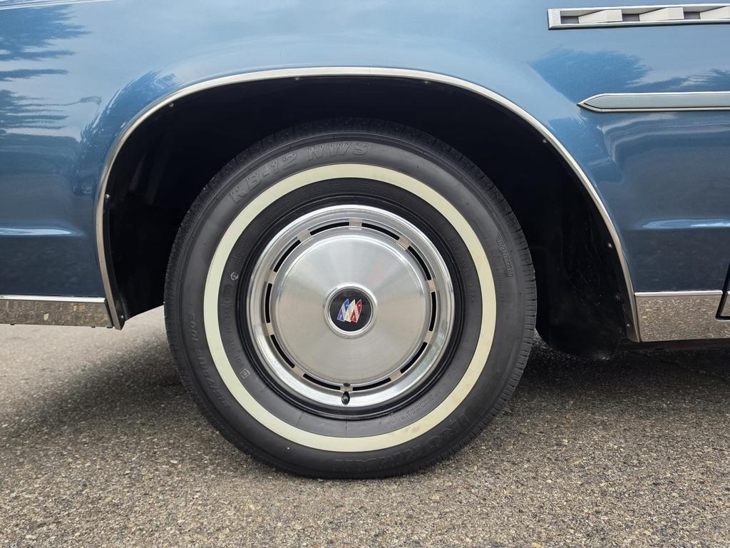 Buick LeSabre Custom 4D Sedan 1977