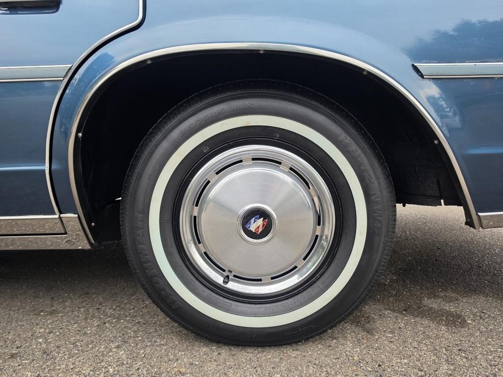 Buick LeSabre Custom 4D Sedan 1977